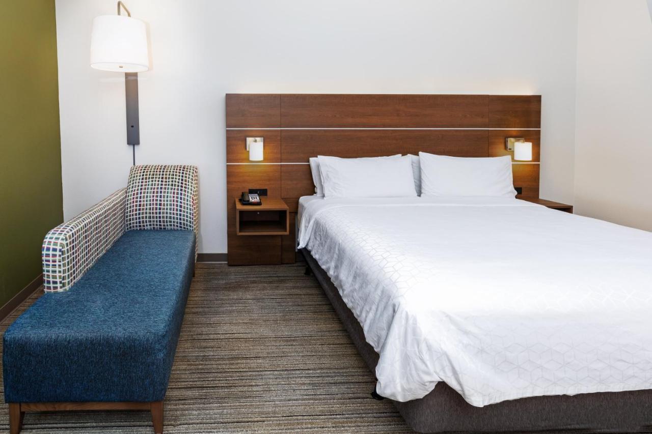 Holiday Inn Express & Suites - Stafford Nw - Sugar Land By Ihg Exterior foto