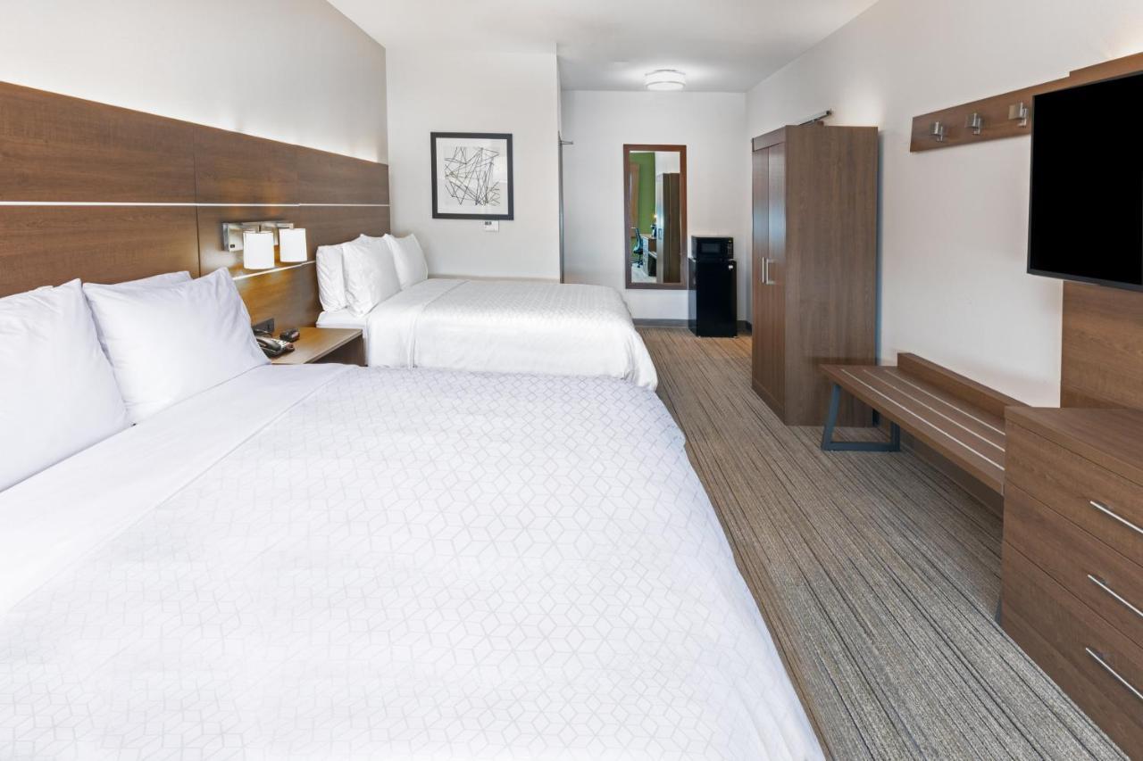 Holiday Inn Express & Suites - Stafford Nw - Sugar Land By Ihg Exterior foto